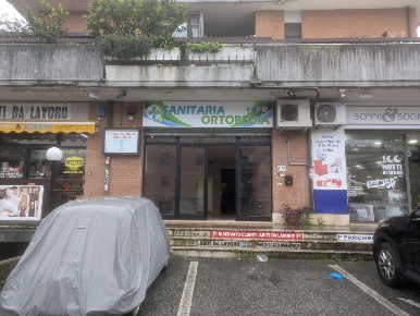 Foto Negozio in Via Salaria 213/E, Monterotondo Monterotondo Scalo di 78 m²