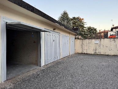 Foto Posti auto in via buttrio 4 udine, Udine Via Buttrio in affitto