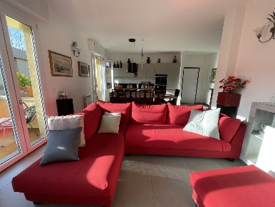 Foto Appartamento in Via Umbria 3, Pietrasanta di 110 m² con 5 locali