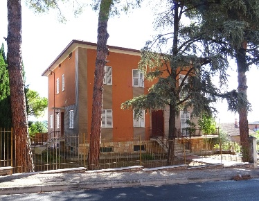 Foto Villa unifamiliare a Corinaldo Centro di 350 m² con 22 locali