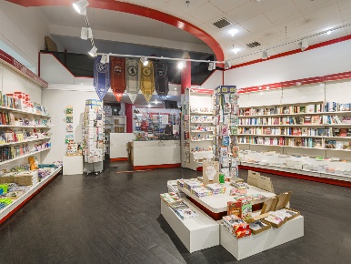 Foto Locale commerciale in Corso Peschiera, Torino Cenisia di 198 m²