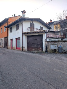 Foto Casale in Via Silvio Moretti 24, Sabbio Chiese Centro di 339 m²