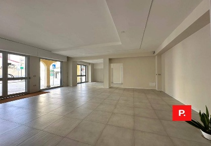 Foto Locale commerciale in Via Galatina, Santa Maria Capua Vetere di 130 m²