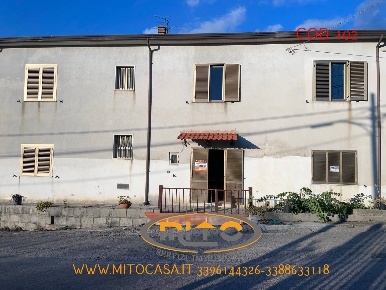 Foto Casa indipendente a Telese Terme di 300 m² con 10 locali in vendita