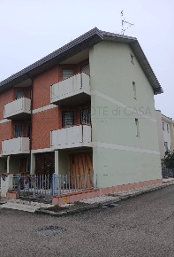 Foto Villa a schiera in via brisighella 20, Rimini di 230 m² con 3 locali