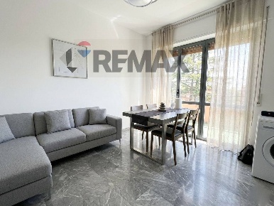 Foto Appartamento in via pascoli 11, Merate Centro di 90 m² con 3 locali