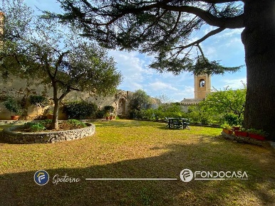 Foto Appartamento in Piazza XX Settembre, Bergeggi di 180 m² con 6 locali