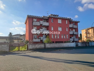 Foto Appartamento in Via Piave 114, Bareggio di 77 m² con 3 locali