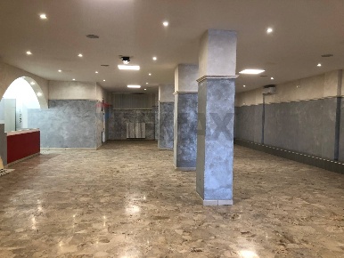 Foto Locale commerciale a Corciano Chiugiana La Commenda di 245 m²