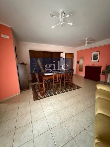 Foto Appartamento in via salaria, Castorano di 121 m² con 5 locali