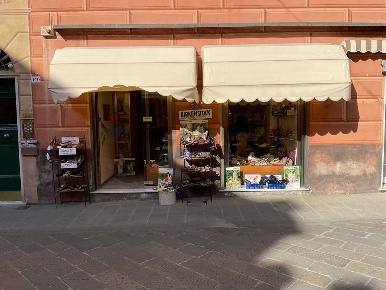 Foto Attività commerciale in Via della Repubblica 106, Camogli Centro