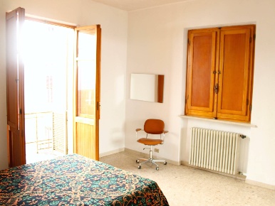 Foto Appartamento in Via dei Mosaici, Teramo Centro di 90 m² con 3 locali