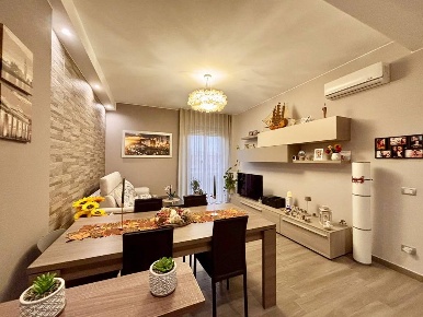 Foto Appartamento in Via Confalonieri, Muggiò Taccona di 68 m² con 2 locali