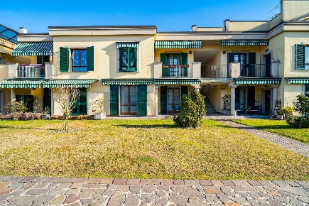 Foto Appartamento in via cascina sant'isidoro 63, Carugo Sant'isidoro