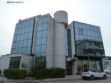 Foto Ufficio in Via Maratona, Termoli di 78 m² con 4 locali in vendita