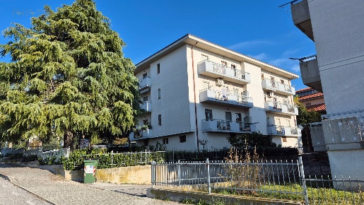 Foto Appartamento in Via Scodalupo, Castel di Lama di 115 m² con 5 locali