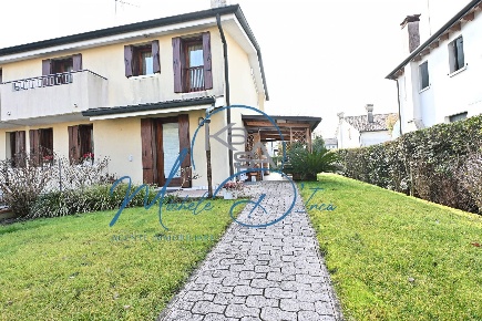 Foto Case semi ndipendenti in VIA PASTORE 10, Preganziol Frescada di 180 m²