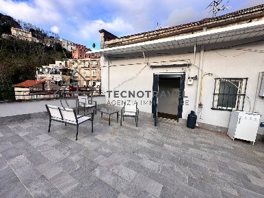 Foto Appartamento in Salita Moiariello 81, Napoli San Carlo All'Arena