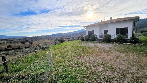 Foto Villa unifamiliare a Gavorrano Centro di 154 m² con 4 locali