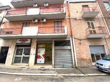Foto Posti auto in VIA PAOLILLO, Lucera Centro di 20 m² con 1 locali