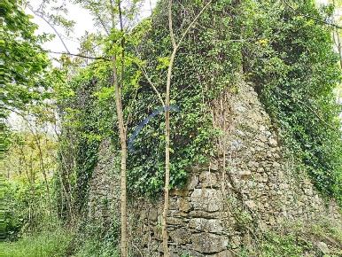 Foto Rustico a San Colombano Certenoli Perella di 160 m² con 8 locali