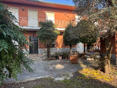 Foto Villa unifamiliare in VIA CANTON SANTO 16, Busto Arsizio Borsano