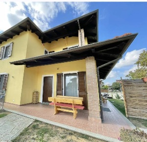 Foto Villa unifamiliare in via merlina, Forlì Roncadello di 205 m²