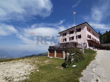 Foto Hotel in lo. Forcelletto, Valbrenta di 1200 m² con 25 locali