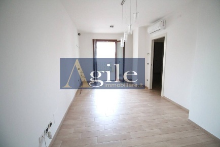 Foto Appartamento in via pescara, Martinsicuro di 61 m² con 3 locali