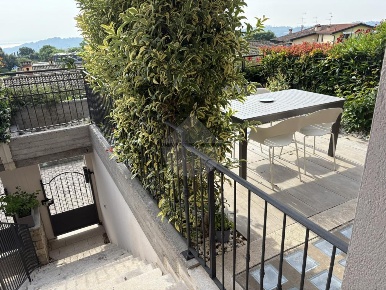 Foto Appartamento in Barcuzzi, Lonato del Garda Barcuzzi di 78 m²