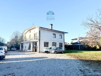 Foto Casa indipendente a Fiumicello Villa Vicentina San Valentino di 434 m²