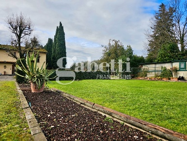 Foto Appartamento in Via San Lorenzo a Settimo 1, Scandicci di 111 m²