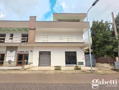 Foto Negozio in Via COSIMO MICCOLI 00, Pomigliano d'Arco Centro di 130 m²