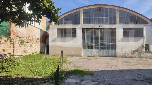 Foto Capannone industriale in SILVIO PELLICO, Faenza di 400 m² con 2 locali