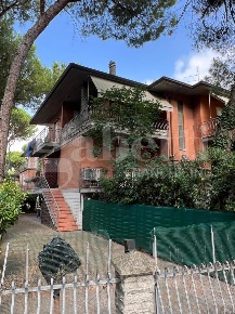 Foto Appartamento in Viale Milano 76/A, Cervia Mare di 119 m² con 4 locali