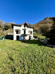 Foto Villa singola in Strada Sasso Rosso 1, Valsolda San Mamete di 280 m²