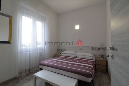 Foto Bed and Breakfast a Monza di 88 m² con 3 locali in vendita