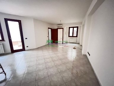 Foto Appartamento in Via Giordano Canestro, Vittoria Centro di 140 m²