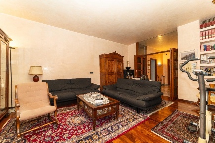 Foto Appartamento a Torino di 210 m² con 7 locali in vendita