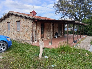 Foto Casa indipendente a Semproniano di 90 m² con 5 locali in vendita