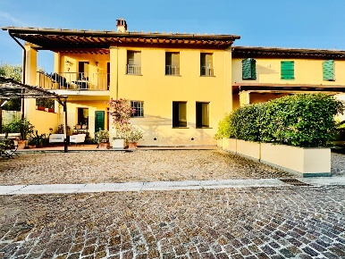 Foto Appartamento a Calci di 75 m² con 3 locali in vendita