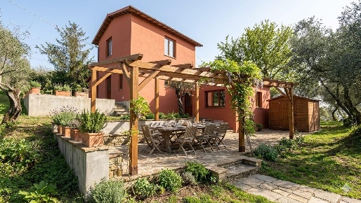 Foto Casa indipendente a Fosdinovo di 105 m² con 3 locali in vendita