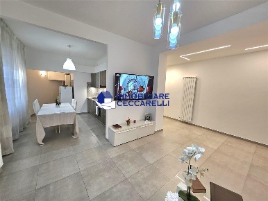 Foto Appartamento a Carrara Marina di Carrara di 100 m² con 4 locali