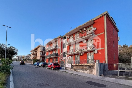 Foto Appartamento a Sant'Agata li Battiati di 110 m² con 5 locali