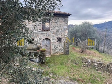 Foto Rustico a Pescaglia di 160 m² con 5 locali in vendita