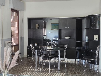 Foto Appartamento a Carrara Marina di Carrara di 120 m² con 5 locali