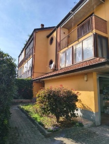 Foto Appartamento a Vidigulfo Vairano di 77 m² con 4 locali in vendita