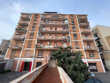 Foto Appartamento in Via Oreto 343, Palermo Guadagna di 170 m² con 6 locali
