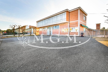 Foto Capannone industriale a Casciana Terme Lari di 1540 m² con 12 locali