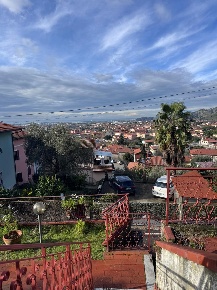 Foto Case semi ndipendenti a Massa Centro di 69 m² con 5 locali in vendita